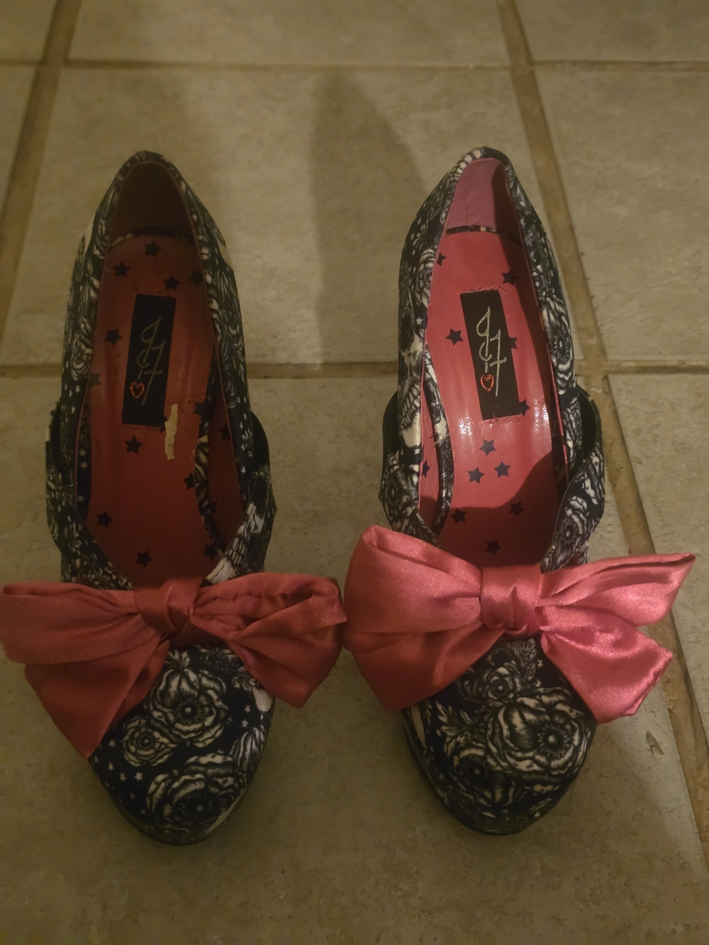 Floral Black Pointed-Toe Pumps with Pink Satin Bow